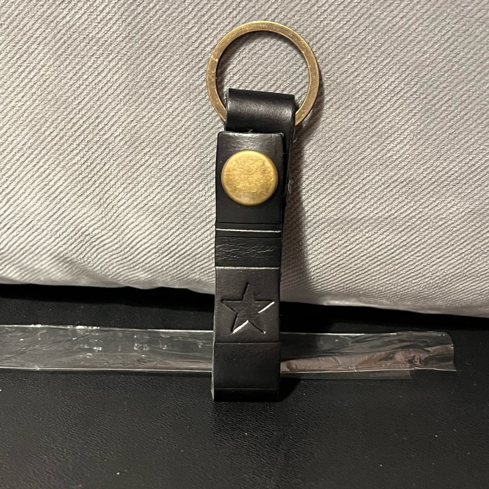 Rustico Loop Leather Keychain